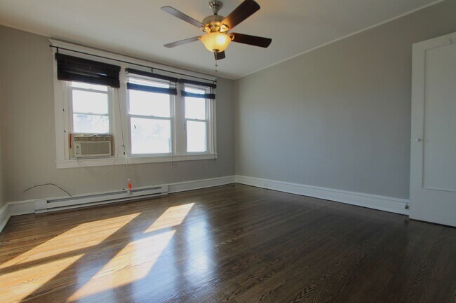 Building Photo - 624 Wendover St