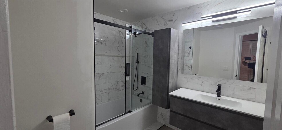 Building Photo - 5448 Jubilee Way