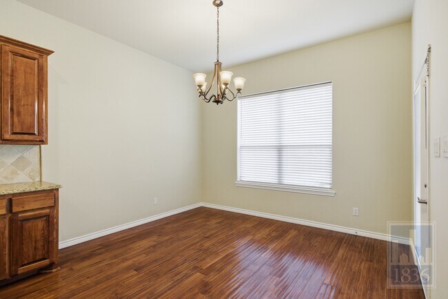 Building Photo - 15105 General Williamson Dr