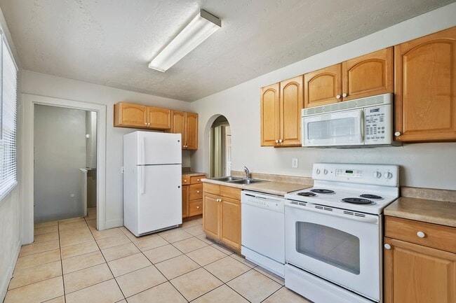Building Photo - 212 Patterson St
