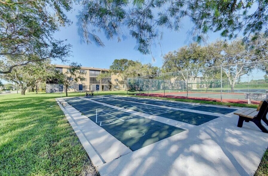 Building Photo - 15492 Lakes of Delray Blvd