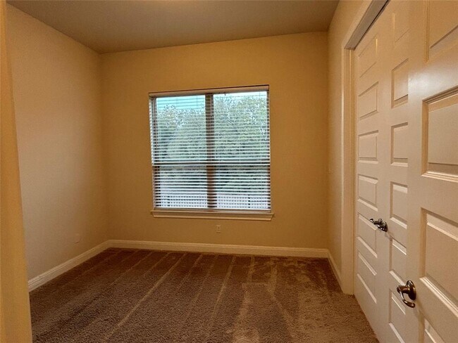 Building Photo - 3750 E Palm Valley Blvd