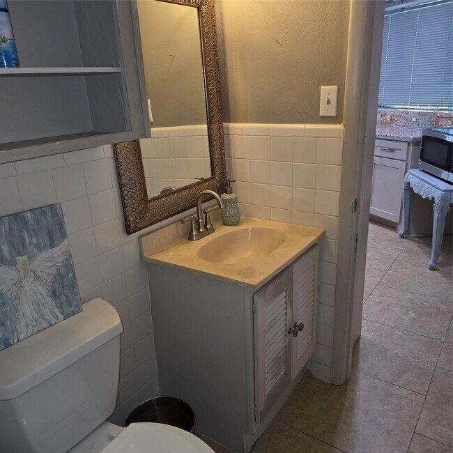 Building Photo - 275 Sam Houston Loop