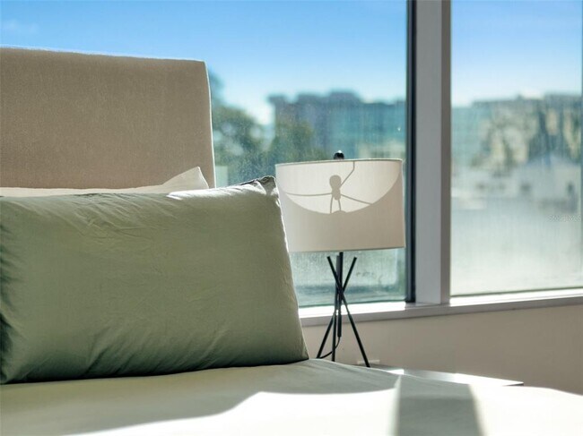 Building Photo - 525 E Jackson St