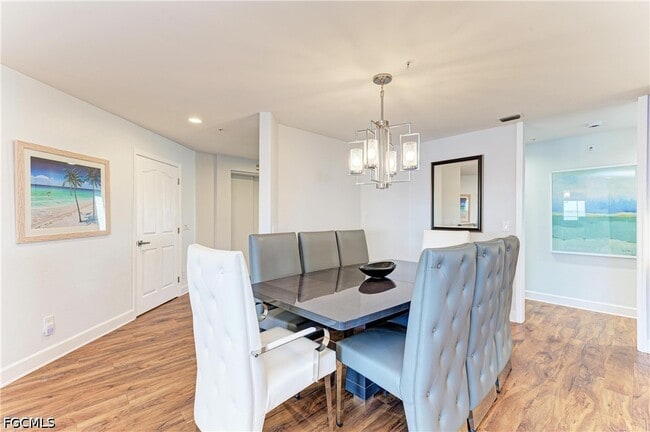 Building Photo - 14813 Laguna Dr
