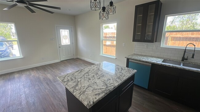 Building Photo - 3810 Hiford Dr