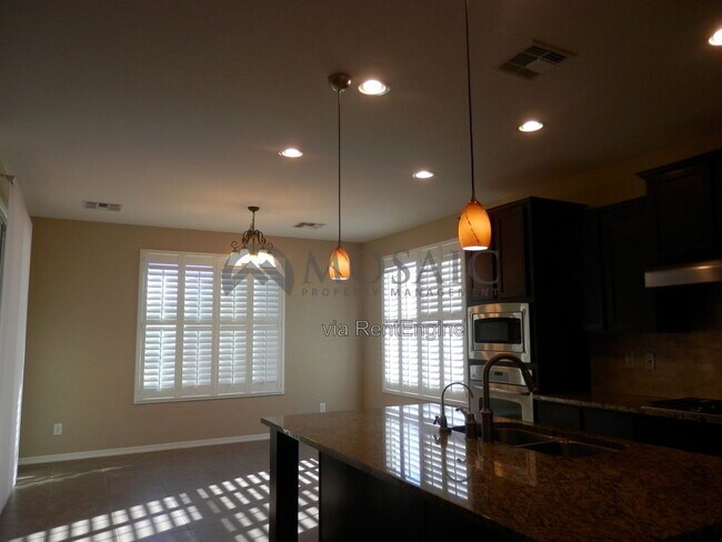 Building Photo - 1463 E Prescott Pl