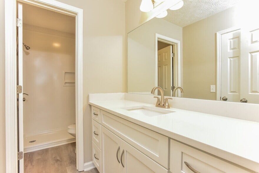 Building Photo - 1423 Marymont Dr