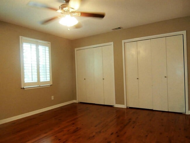 Building Photo - 5800 Lumberdale Rd