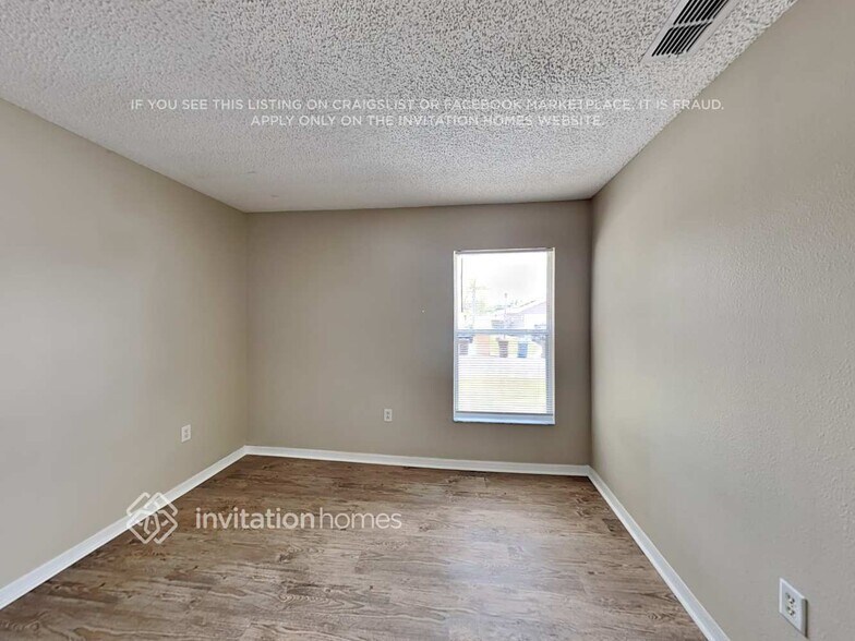 Building Photo - 709 Jessamine Dr