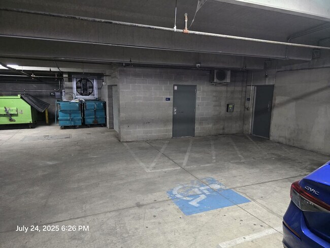 Building Photo - 10550 N Central Expy