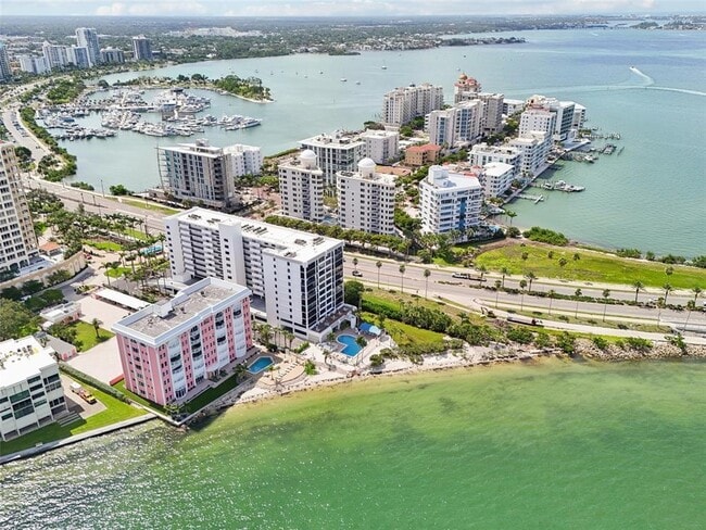 Building Photo - 11 Sunset Dr