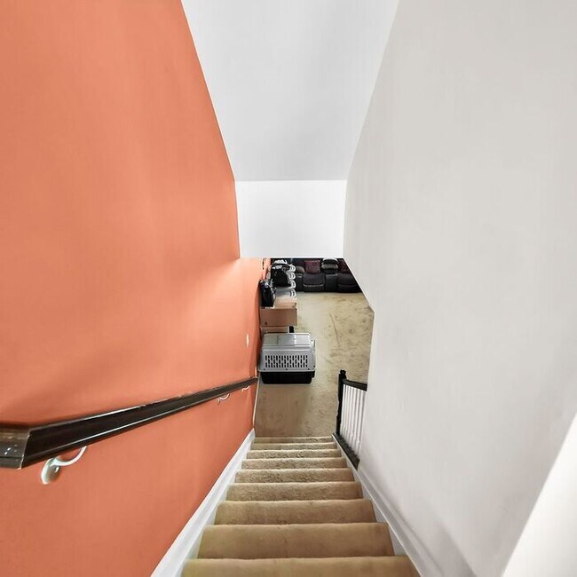 Building Photo - Stately End Unit 3-Level Townhome, 3 Bedro...