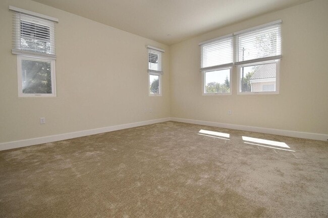 Building Photo - Beautiful 3-bedroom home in Fremont – Built in 2022!