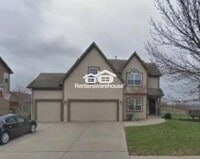 Building Photo - Northland 4 bed / 2.5 bath Home! Availabl...