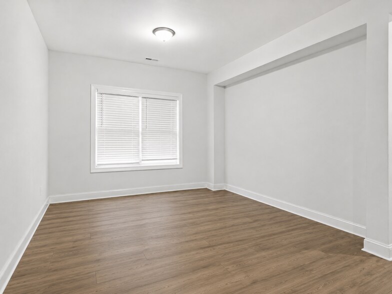 Building Photo - 736 Precipice Way