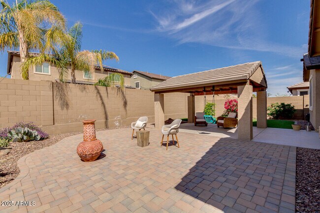 Building Photo - 21450 W Almeria Rd