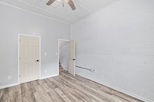 Building Photo - 10511 Lunswood Rd