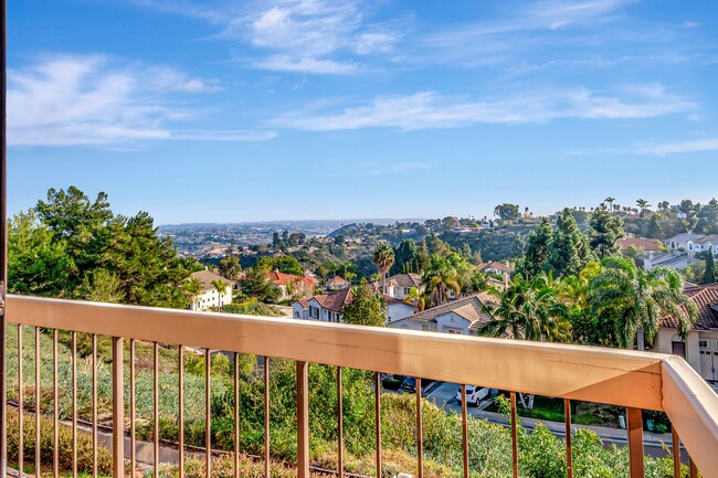 Building Photo - 2559 Caminito Muirfield