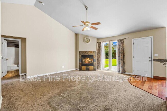 Building Photo - 541 S Canvasback Way