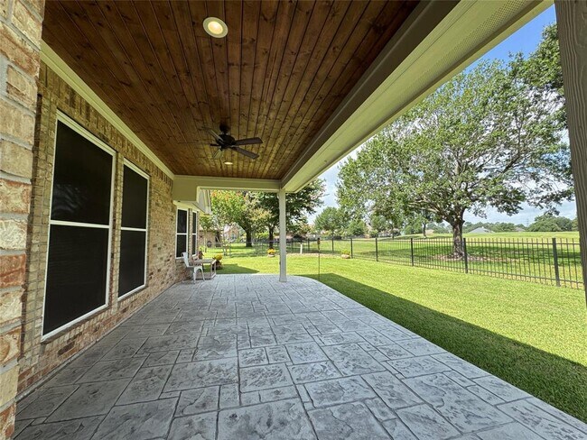 Building Photo - 5822 Pinellas Park Ct