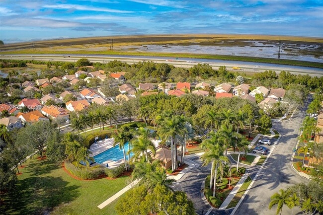 Building Photo - 1261 Presidio Dr