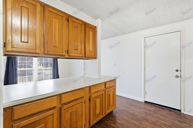 Building Photo - 14614 Seminole Dr