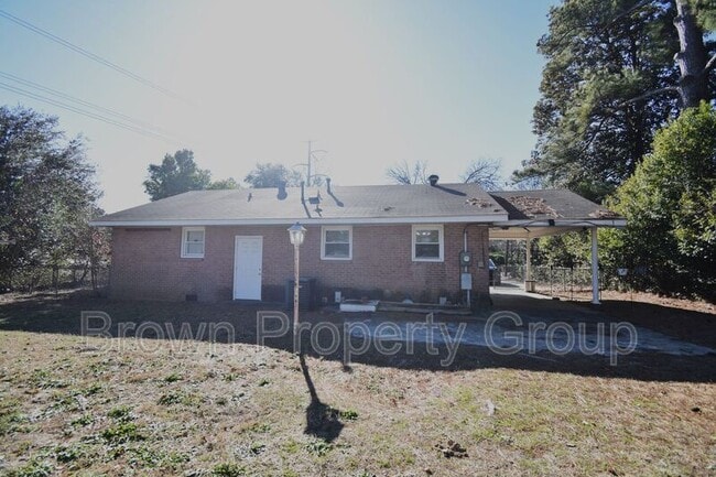 Building Photo - 2005 Westhill Dr