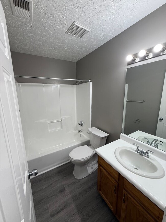 Building Photo - 1808 Kraig Dr