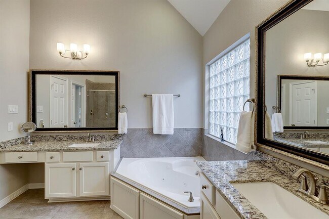 Building Photo - 10816 Brittmoore Oaks Pl