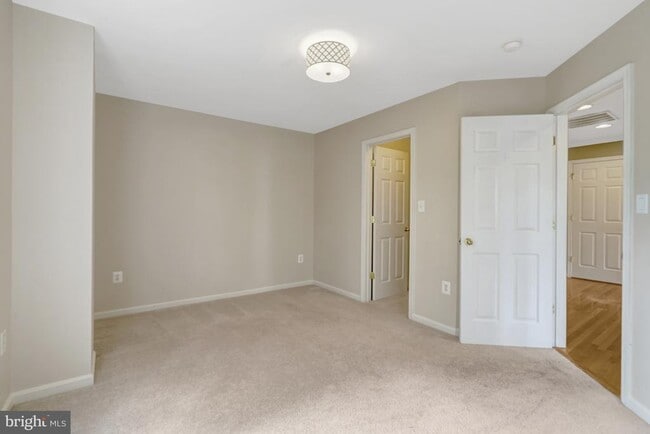 Building Photo - 6001 Alderdale Pl