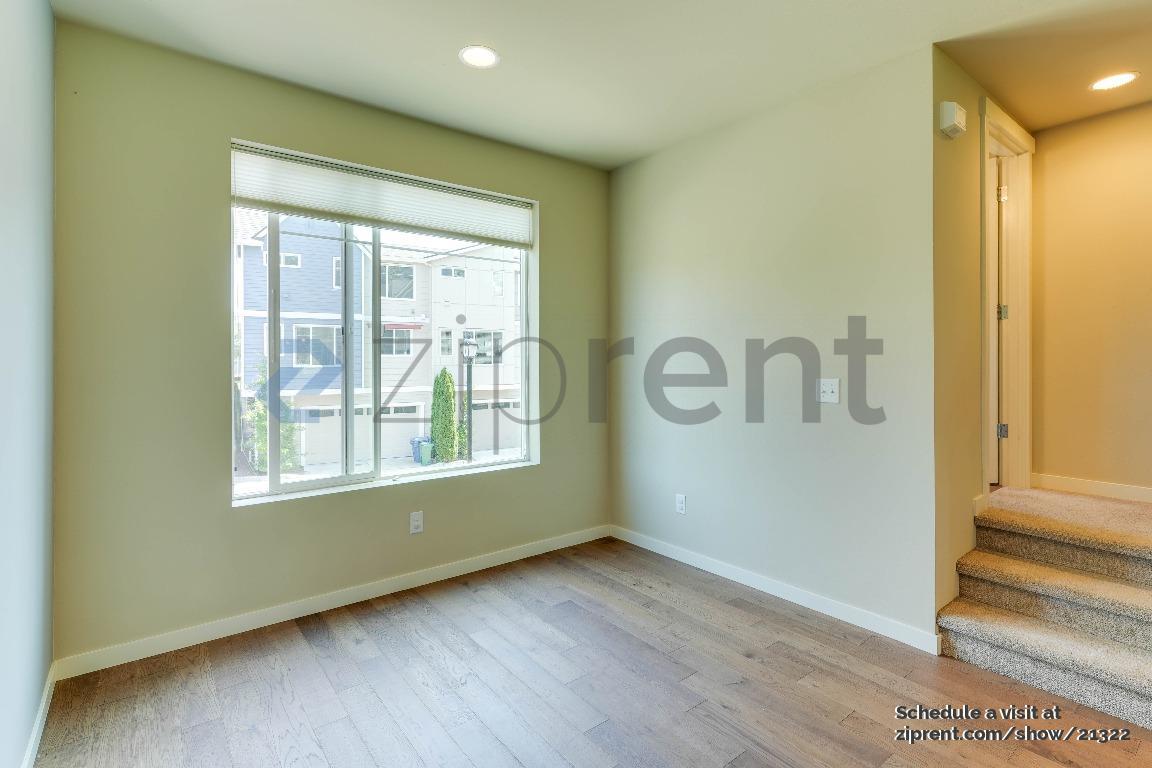 Building Photo - 355 Vashon Ct NE