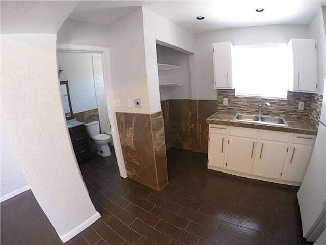 Building Photo - 8903 Old County Dr