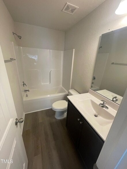 Building Photo - 2027 Wiggins Village Dr