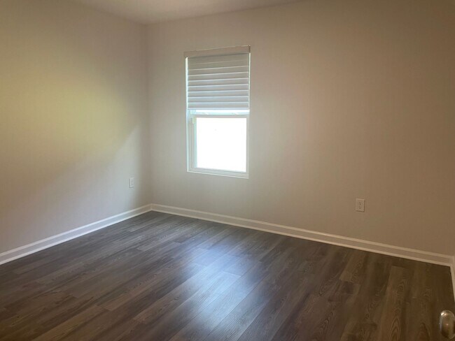 Building Photo - 5241 Peach Dr