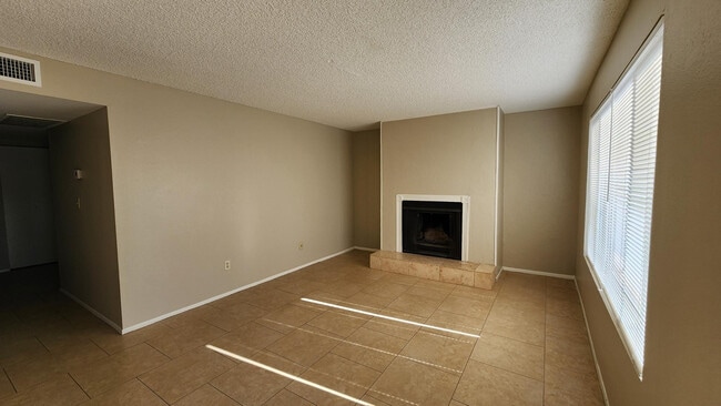 Building Photo - 106 E Duke Dr