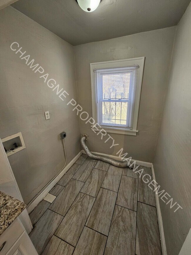 Building Photo - 4013 Bellefontaine Ave