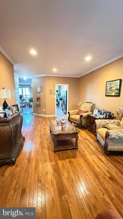 Building Photo - 506 Quincy St