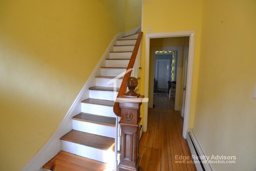 Building Photo - 20 Pratt St