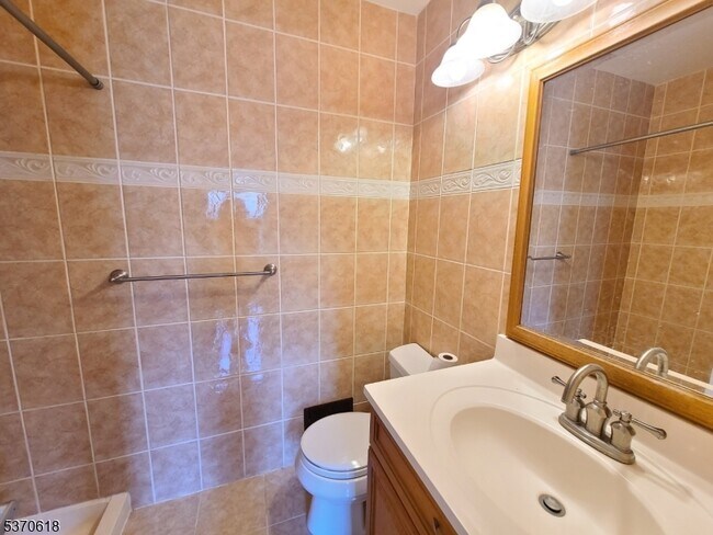 Building Photo - 3705 Pinhorn Dr