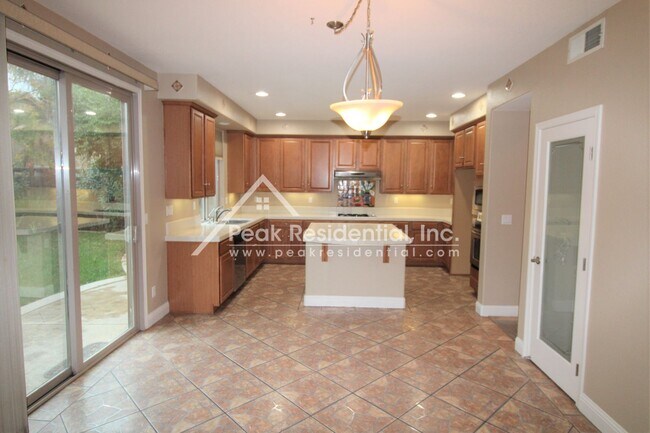 Building Photo - Wonderful 4bd/2.5ba Elk Grove Home with 3 ...