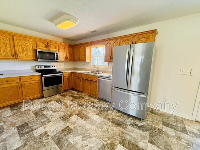 Building Photo - 137 Stone Creek Ct