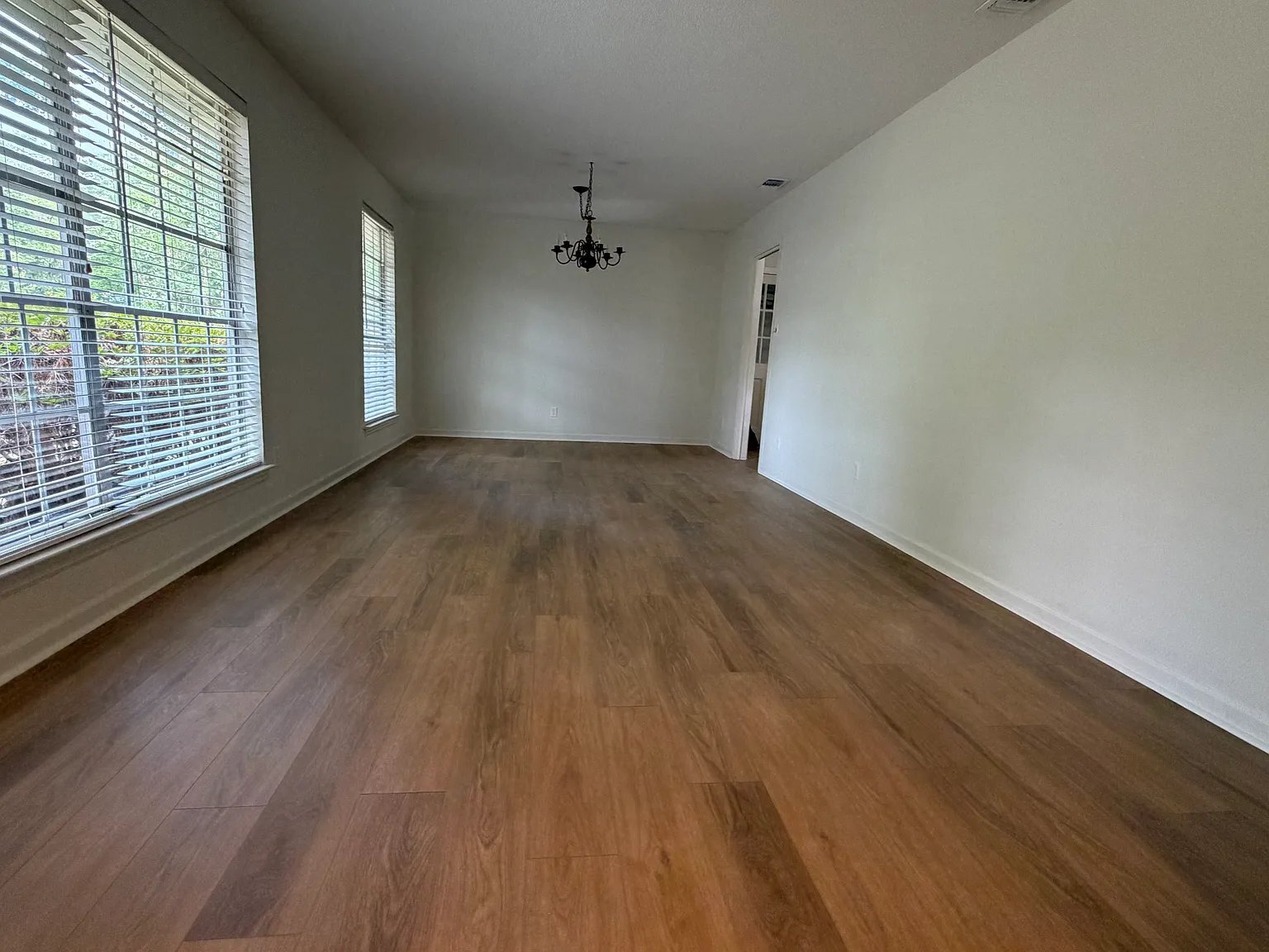 Building Photo - 112 Talbot Rd