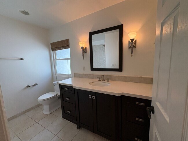 Building Photo - Spacious House - 2 stories - 4 Bedrooms + 2.5 Baths & large 2 car garage