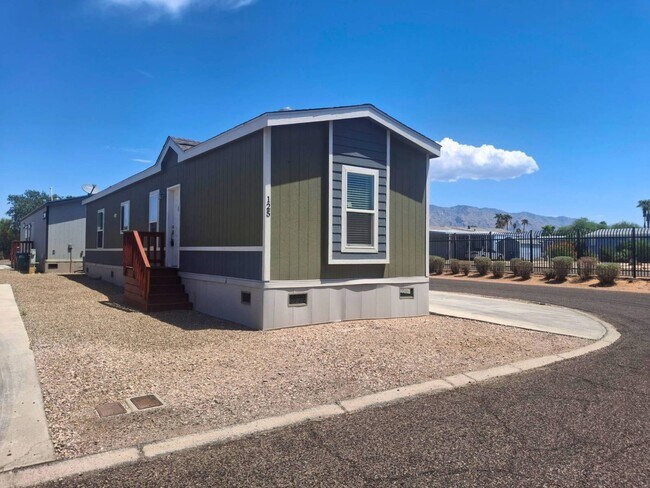 Building Photo - 4100 N Romero Rd