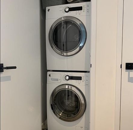 Building Photo - 385 1st Ave