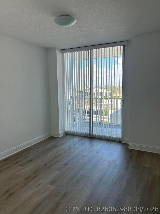 Building Photo - 1250 S Miami Ave