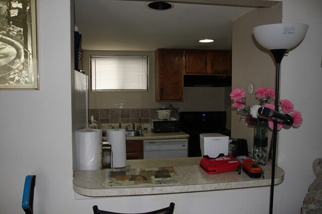 Building Photo - 867 Southgate Dr