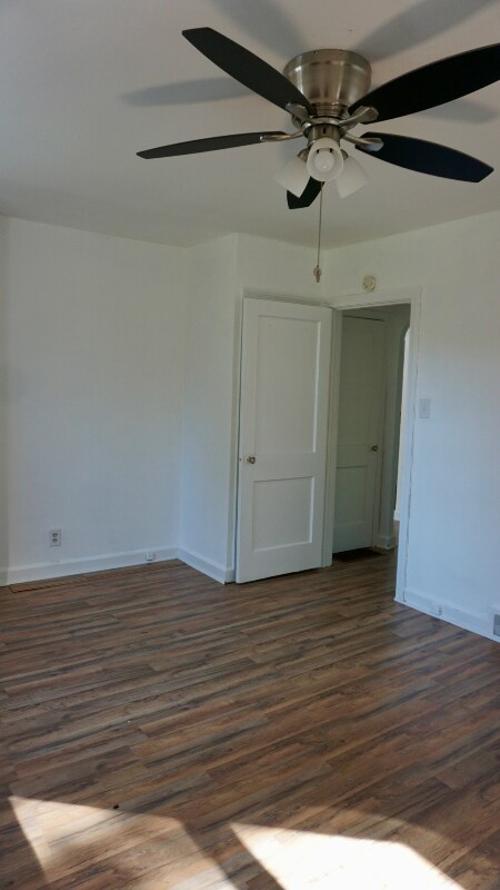 Building Photo - 200 Hiawatha Ln