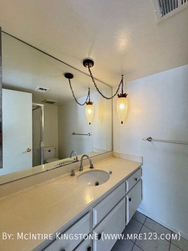 Building Photo - Stunning 3BD 2BA Townhome in Arcadia CA